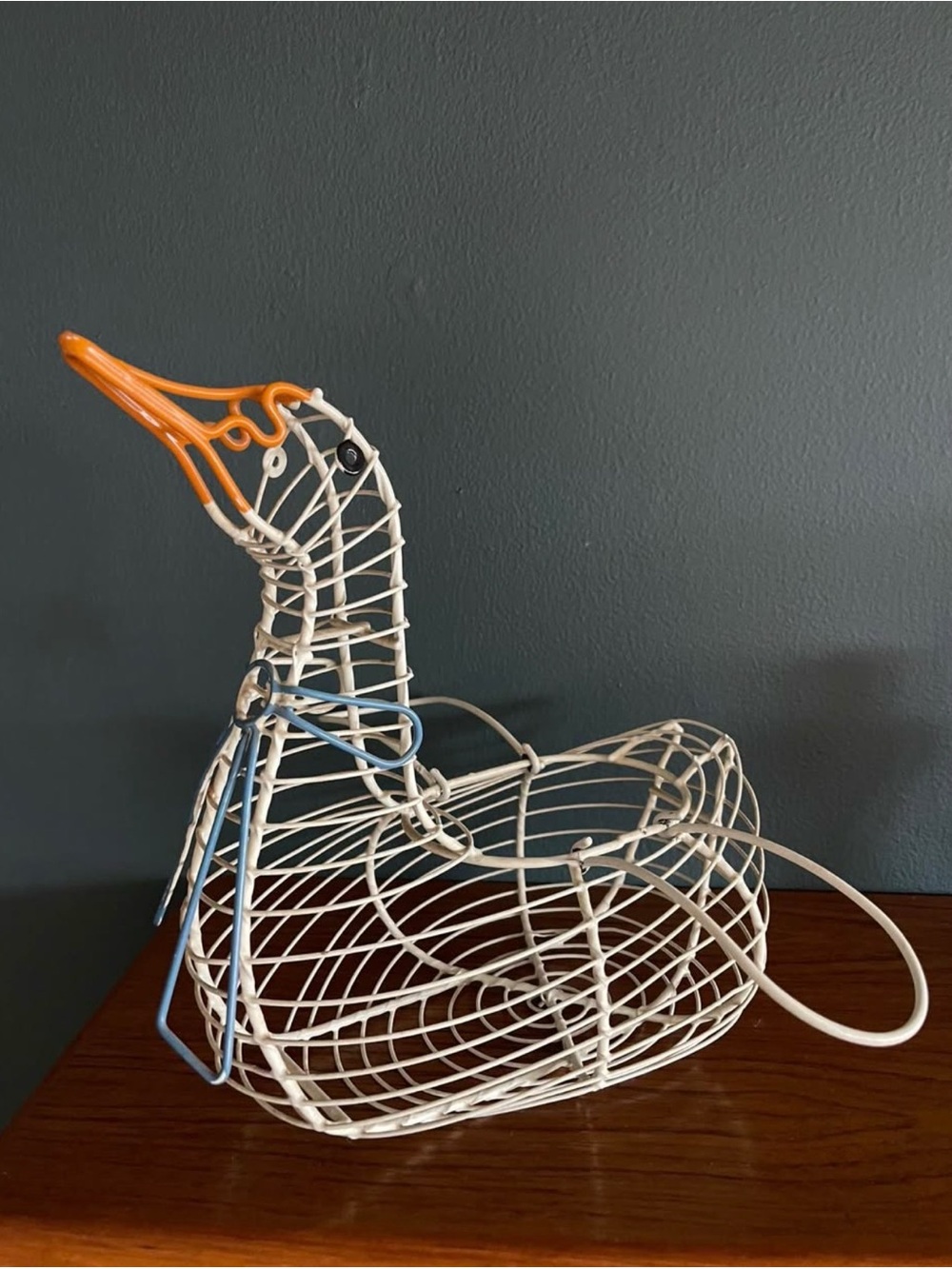 1980s Vintage White Wire Goose Egg Basket